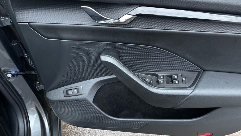 Skoda Octavia 1.4 TSI iV SE Technology DSG 5dr Hatchback